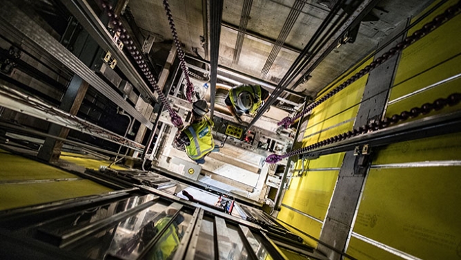 The KONE elevator installation process - 通力中国